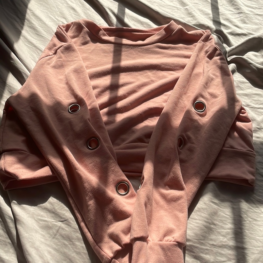 pink crop top, that’s about it